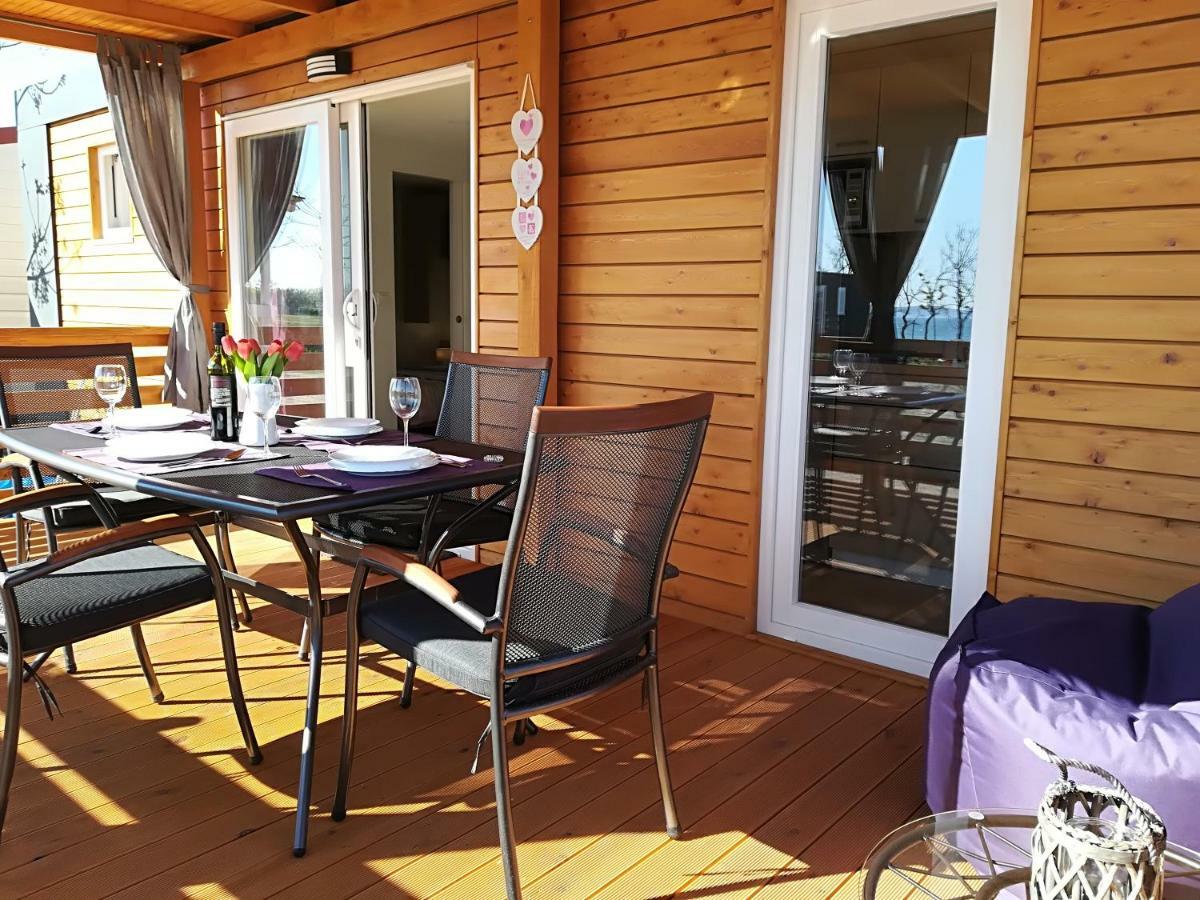 Holiday Home Happiness Привлака Экстерьер фото